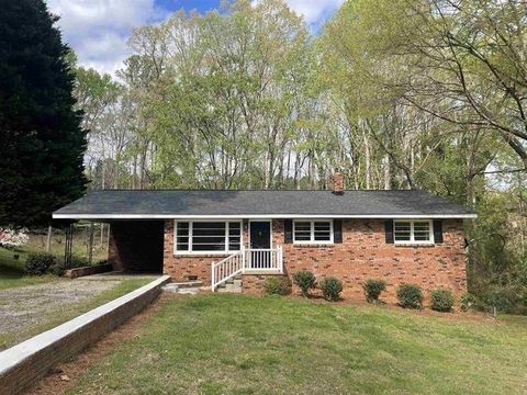 Homes For Sale - 105 Charlesworth Avenue<br/> Union, SC 29379
