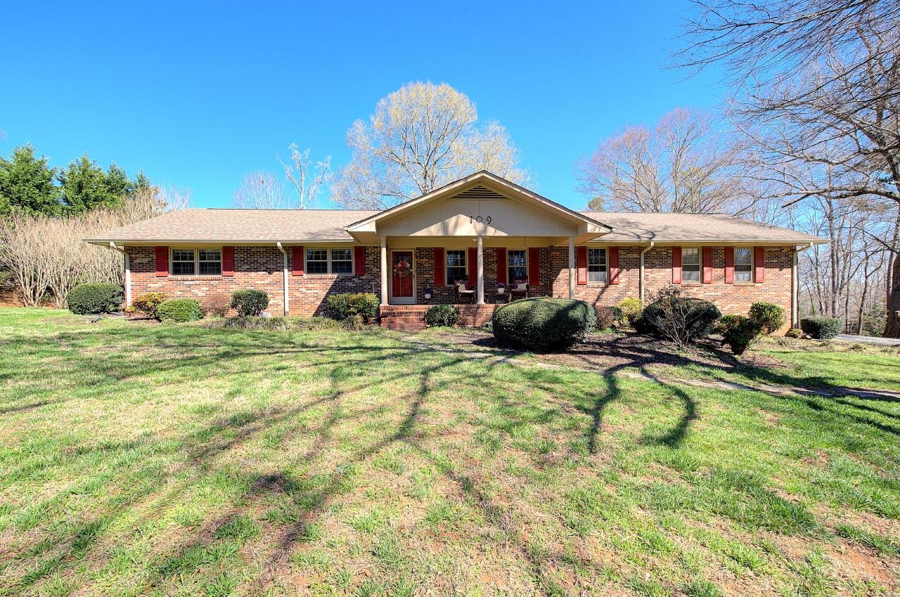 109 Cooper Drive, Simpsonville, South Carolina image 2