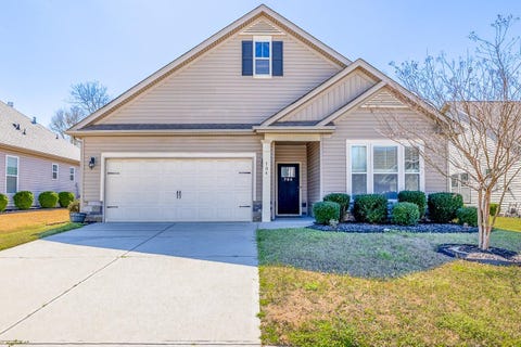 Homes For Sale - 704 Ridgeville Crossing Drive<br/> Inman, SC 29349