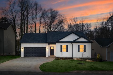 Homes For Sale - 1314 Shoresbrook Road<br/> Spartanburg, SC 29301