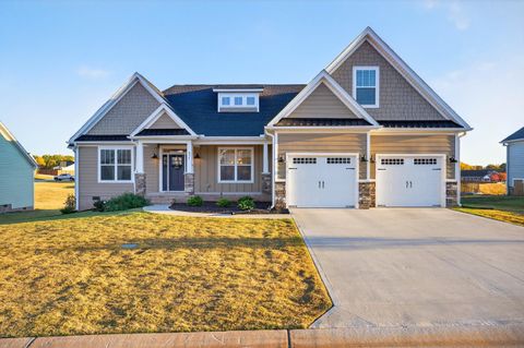 Homes For Sale - 834 Grantwood Circle<br/> Greer, SC 29651