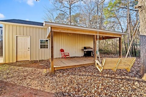 A home in Laurens