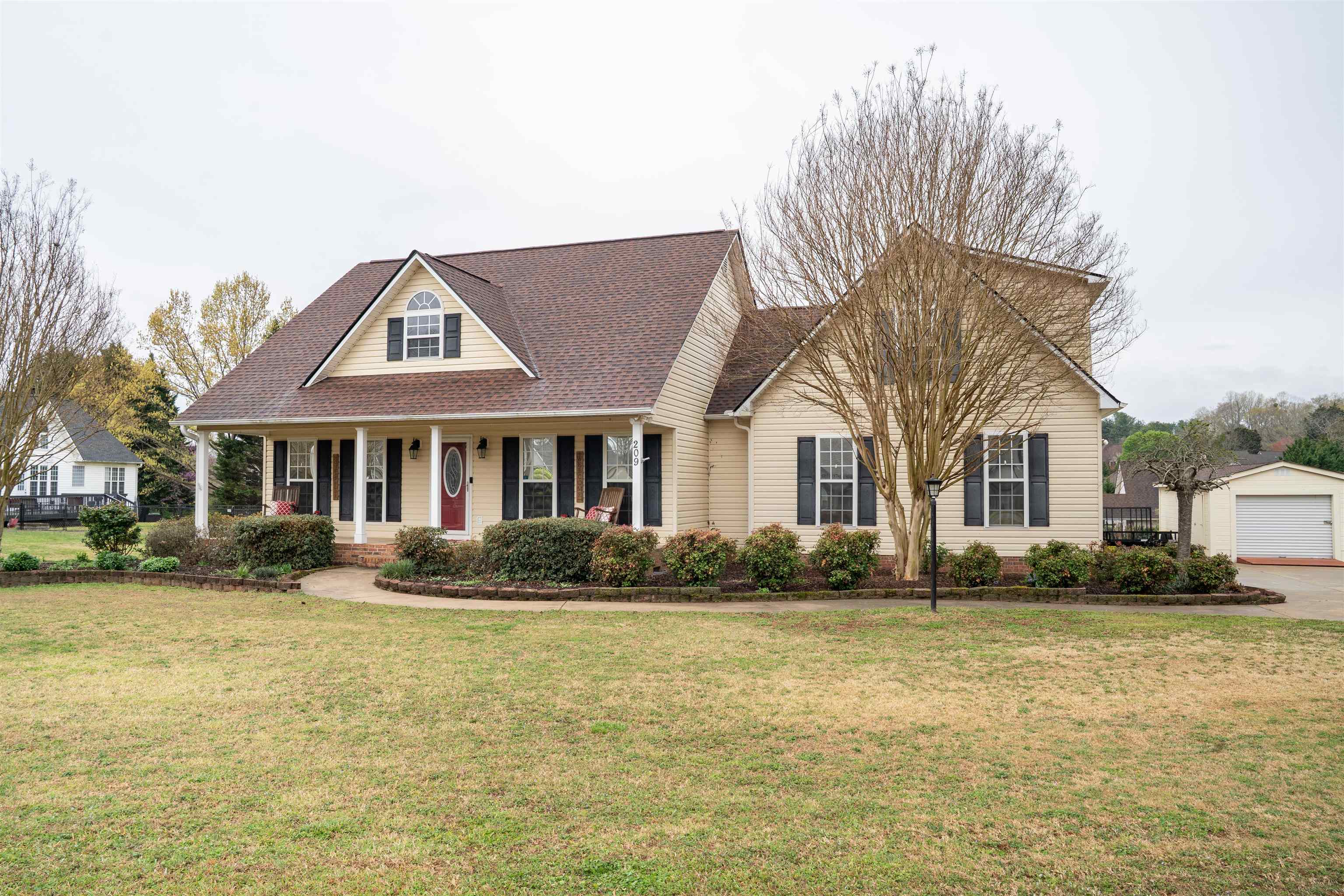 209 Roundstone Drive, Inman, South Carolina image 2