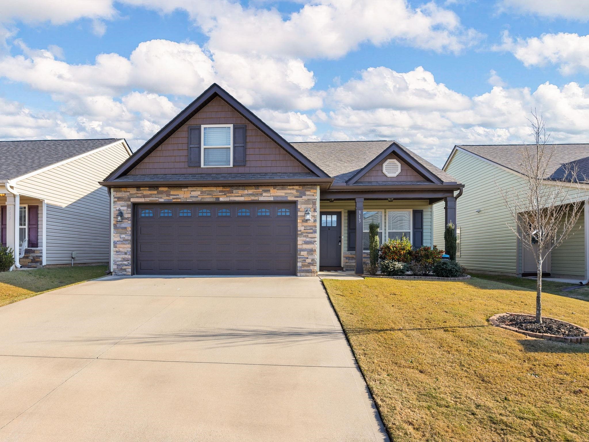 313 Trail Crossing Lane, Inman, South Carolina image 1