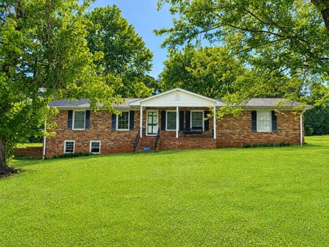 Homes For Sale - 631 Riveroak Circle<br/> Inman, SC 29349