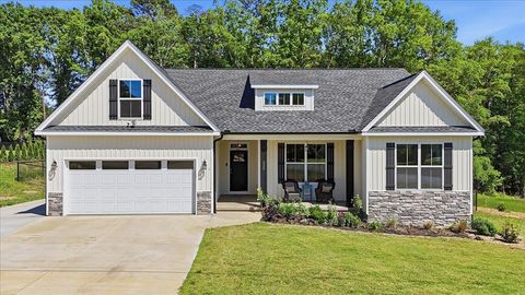Homes For Sale - 225 Patch Drive<br/> Spartanburg, SC 29302