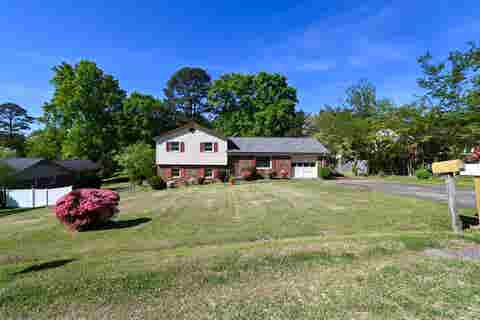 Homes For Sale - 204 York Drive<br/> Gaffney, SC 29340