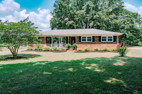 Homes For Sale - 160 Virginia Avenue<br/> Gaffney, SC 29341