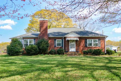 Homes For Sale - 418 N. Green River Rd Rd<br/> Gaffney, SC 29341