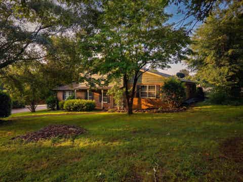 Homes For Sale - 101 Hendrix Court<br/> Boiling Springs, SC 29316
