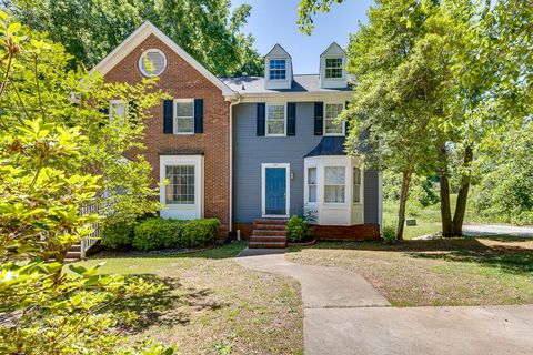 Homes For Sale - 227 Emerald Way<br/> Spartanburg, SC 29302