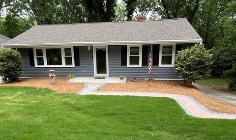 Homes For Sale - 40 Kirkwood Lane<br/> Greenville, SC 29607