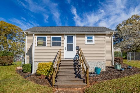 Homes For Sale - 17 D Street<br/> Inman, SC 29349