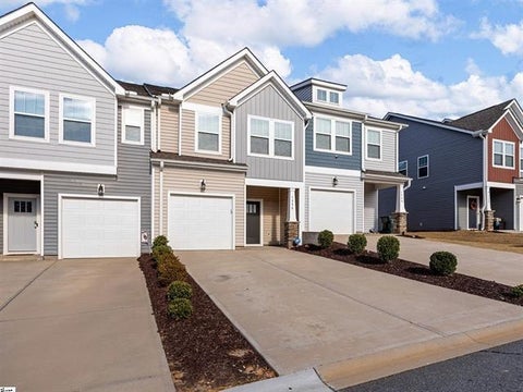 Townhouse For Sale - 1550 Rivermeade Drive<br/> Moore, SC 29369