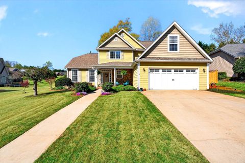 Homes For Sale - 122 Hidden Springs Lane<br/> Taylors, SC 29687