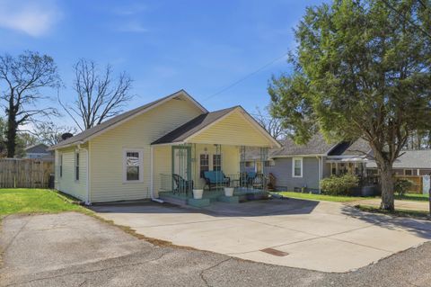 Homes For Sale - 211 Buncombe Street<br/> Greer, SC 29650