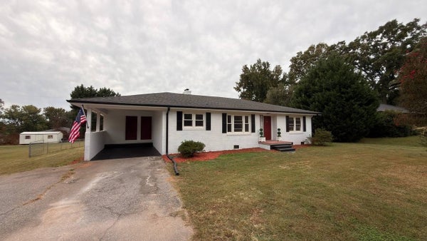 926 E MAIN ST, DUNCAN, SC 29334 - Image b95c58d8dc3efdbca732d44c46d2caa4/3377157012