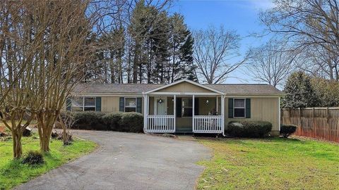 Mobile Home For Sale - 1361 Hickory Nut Road<br/> Inman, SC 29349