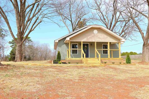 Homes For Sale - 1736 Ezell Road<br/> Chesnee, SC 29323