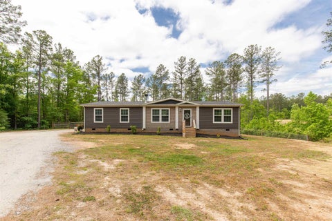 Mobile Home For Sale - 423 Mullinax Circle<br/> Blacksburg, SC 29702