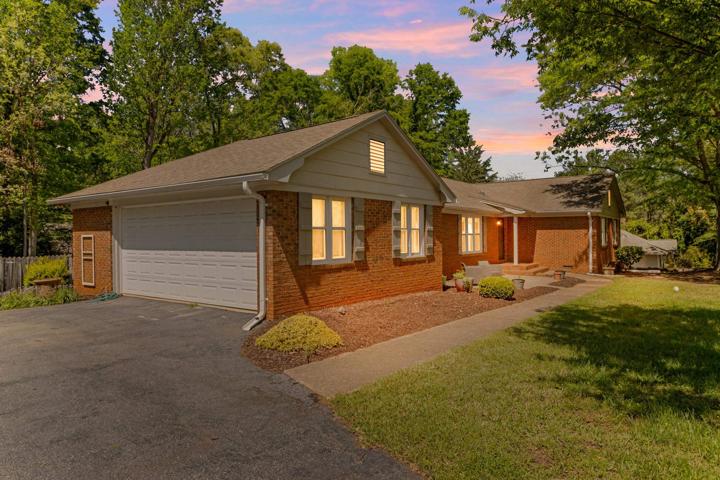 711 Meadowbrook Lane, Spartanburg, South Carolina image 2