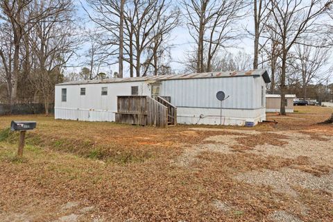 Homes For Sale - 116 Beach Drive<br/> Ninety Six, SC 29666