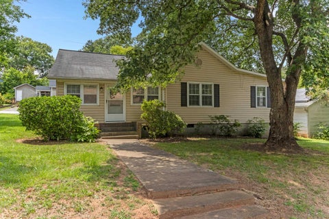 Homes For Sale - 11 Beech Street<br/> Spartanburg, SC 29303