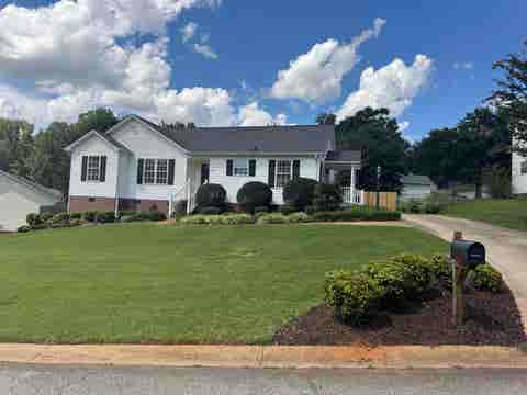 Homes For Sale - 142 Caroway Court<br/> Spartanburg, SC 29303