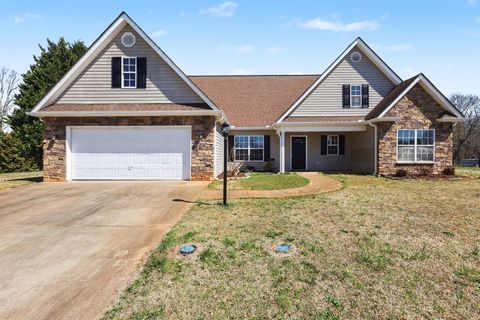 Homes For Sale - 1 Long Pond Court<br/> Greer, SC 29651