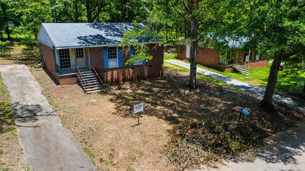 714 S CENTER ST, SPARTANBURG, SC 29301 - Image bf7842b9a7b4fc4141b5bc221d7744fd/717386074