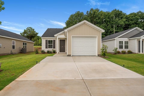 Homes For Sale - 131 Cloverfield Lane<br/> Spartanburg, SC 29303