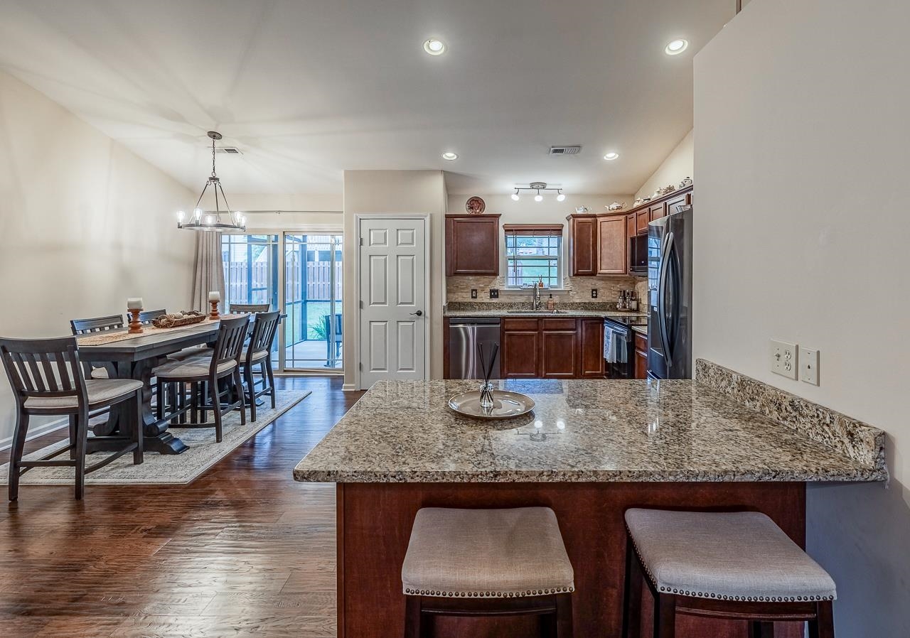 653 Chartwell Drive, Greer, South Carolina image 4