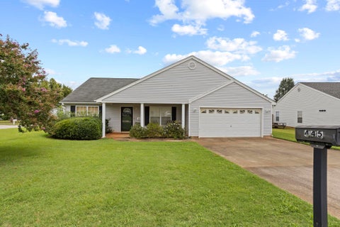 Homes For Sale - 445 Candleglow Drive<br/> Boiling Springs, SC 29316