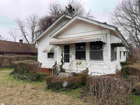 Homes For Sale - 200 King Street<br/> Greer, SC 29651