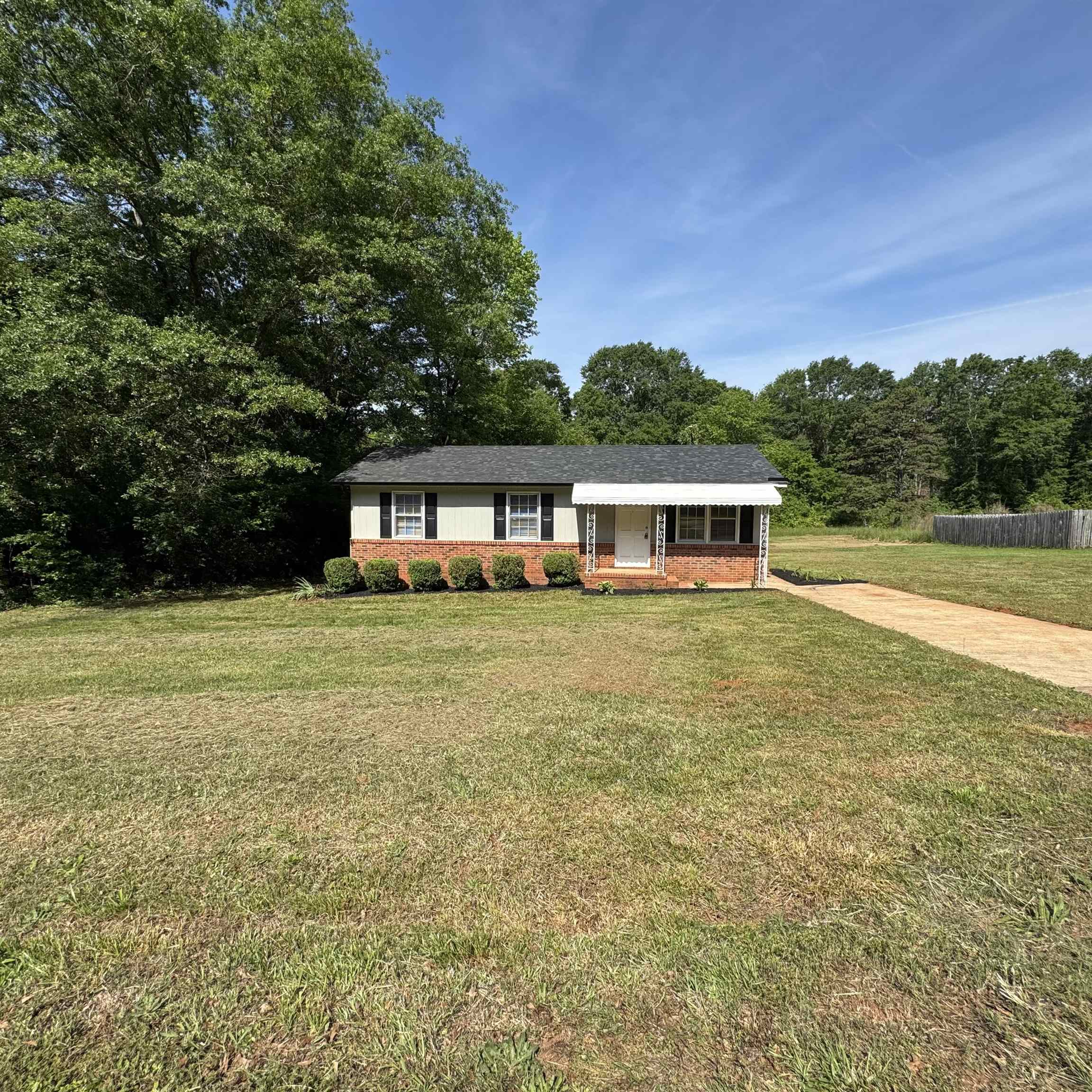 156 Bradley Drive, Wellford, South Carolina image 1