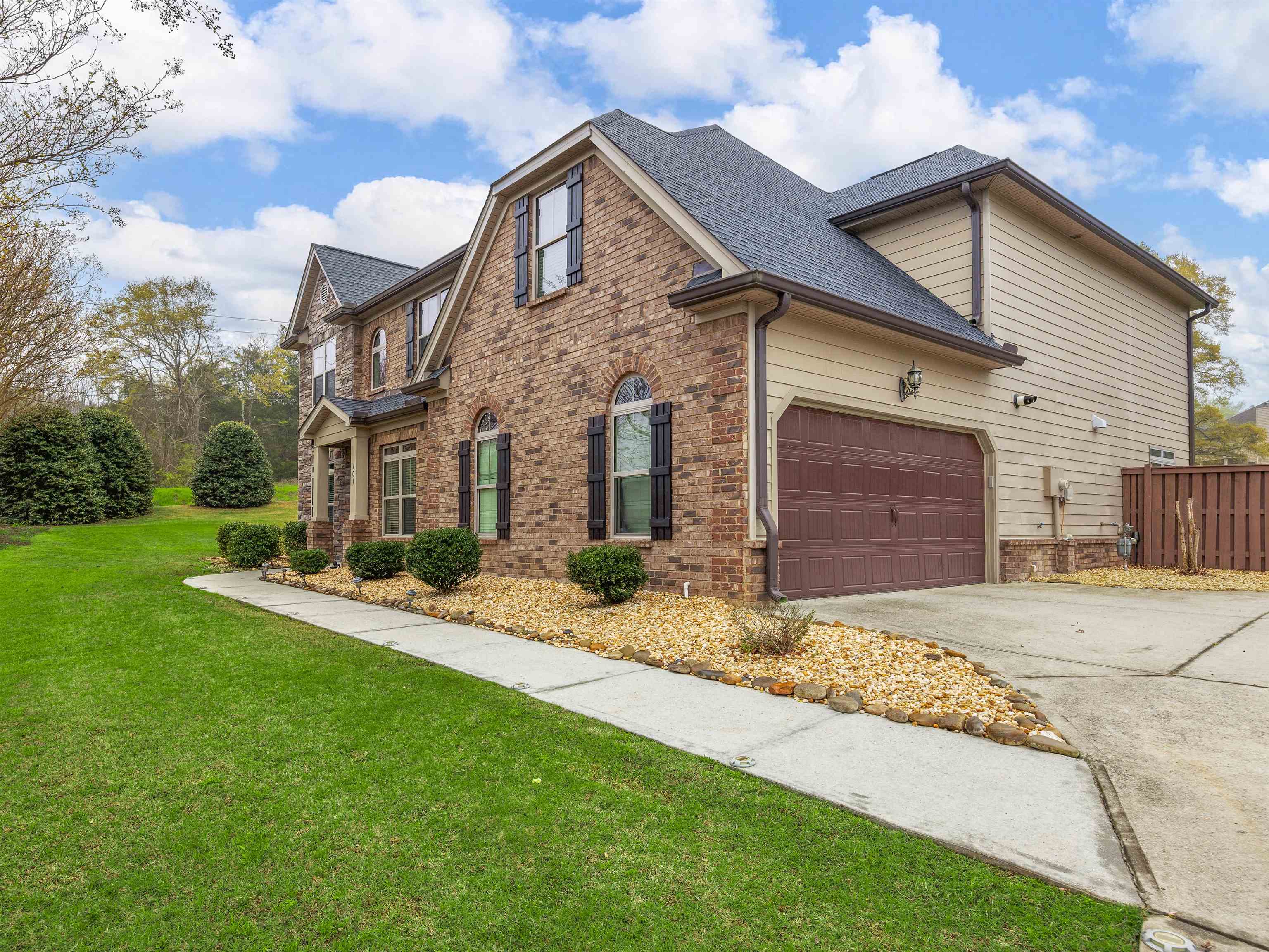 101 Tuscany Falls Drive, Simpsonville, South Carolina image 1