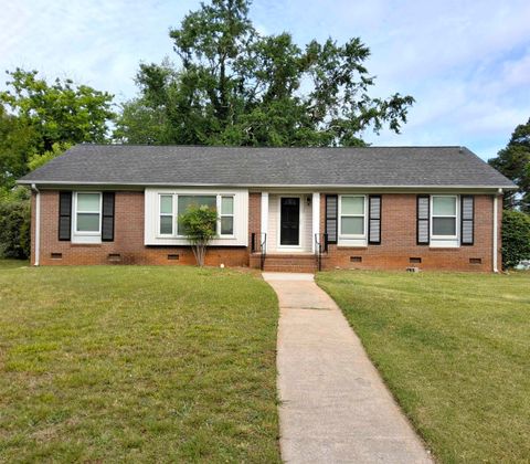 Homes For Sale - 256 St. Matthews Lane<br/> Spartanburg, SC 29301