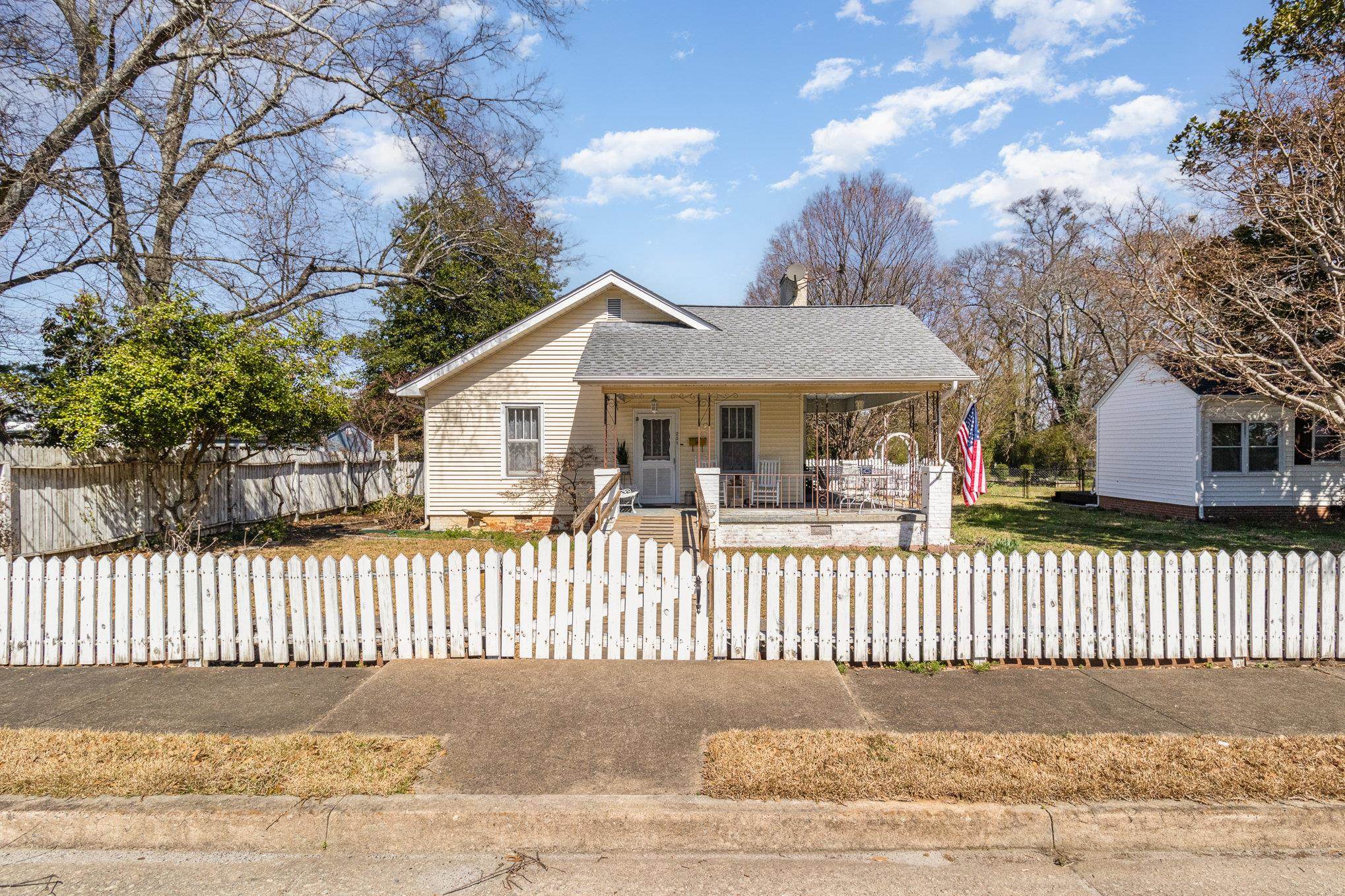 201 E Arlington Avenue, Greer, South Carolina image 1