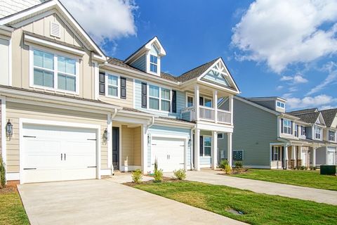 Homes For Sale - 54 Red Horse Way<br/> Greer, SC 29651