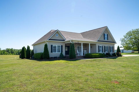 Homes For Sale - 450 Meadow Road<br/> Inman, SC 29349