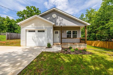 Homes For Sale - 519 S Shamrock Ave<br/> Landrum, SC 29356