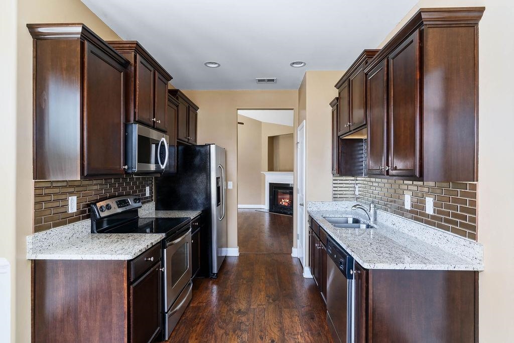 671 W Heatherstone Lane, Roebuck, South Carolina image 19