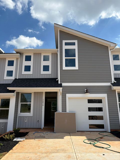Townhouse For Sale - 1294 Westgate Village Drive<br/> Spartanburg, SC 29301