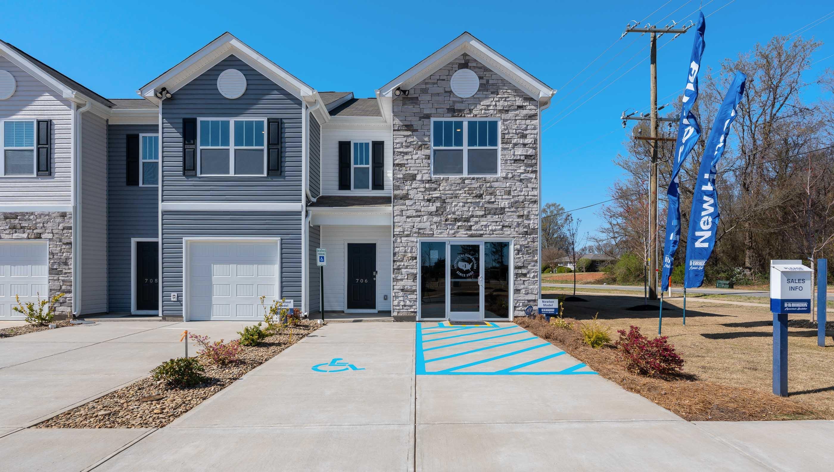 706 Embark Circle, Greer, South Carolina image 2