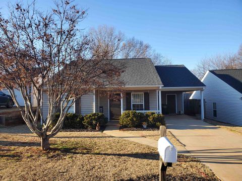 Homes For Sale - 909 E Emerald Springs Drive<br/> Boiling Springs, SC 29316