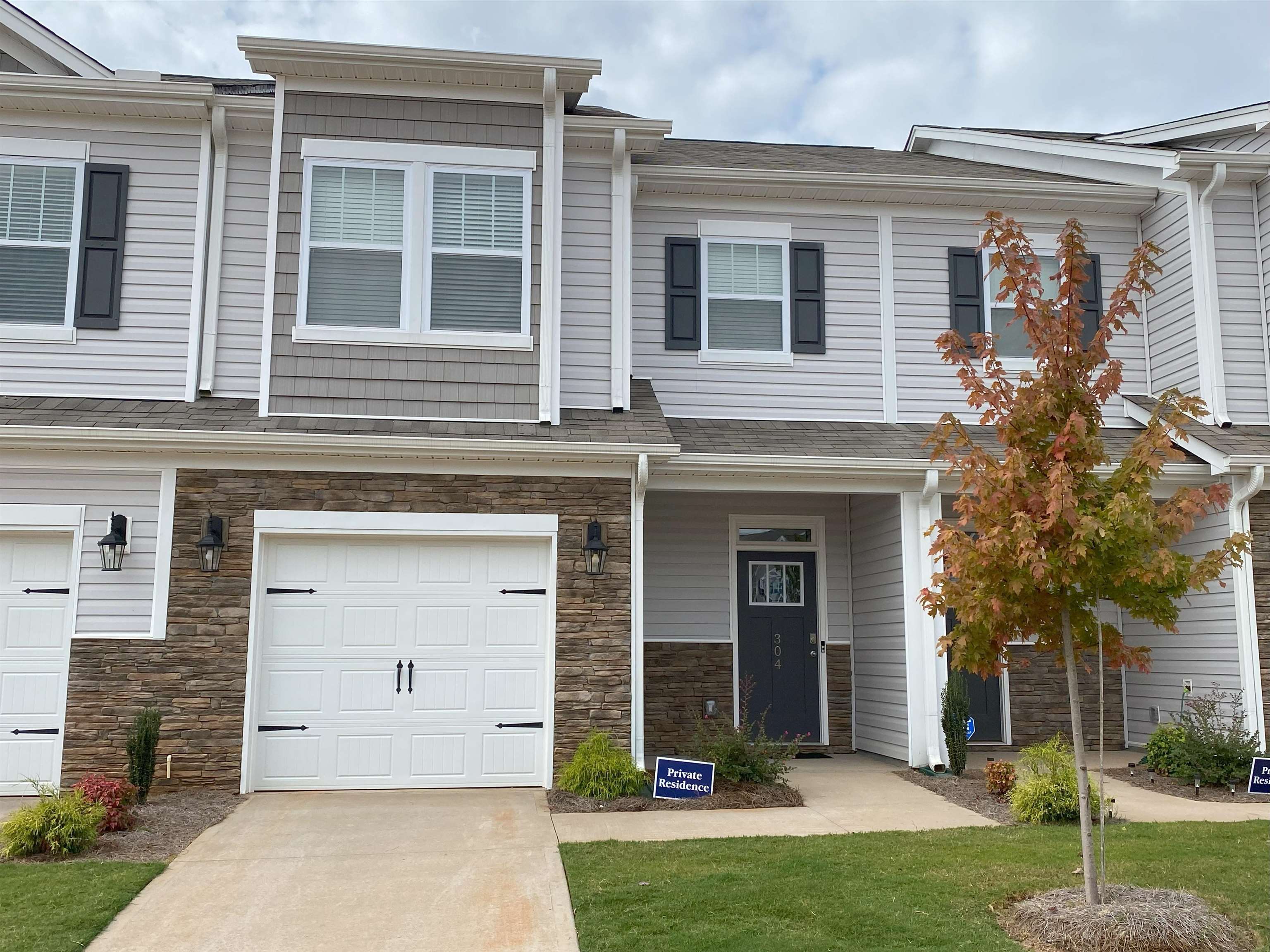 304 Sudduth Farms Drive, Greer, South Carolina image 1
