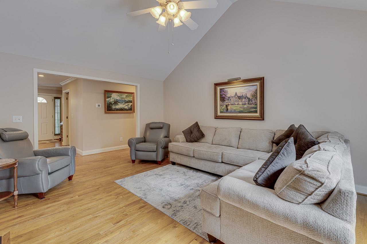 324 Viewmont Drive, Greenville, South Carolina image 18