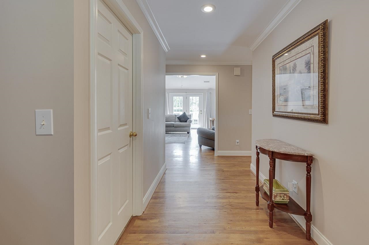 324 Viewmont Drive, Greenville, South Carolina image 4