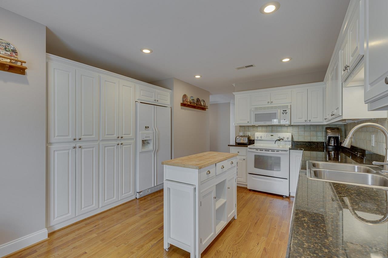 324 Viewmont Drive, Greenville, South Carolina image 13