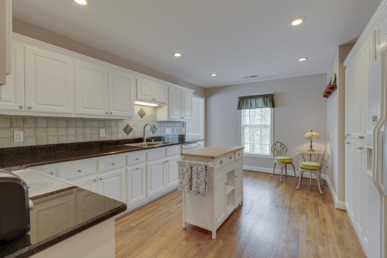 324 Viewmont Drive, Greenville, South Carolina image 10